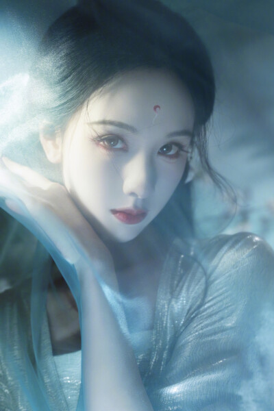 月鳞绮纪 陈都灵∣雾妄言