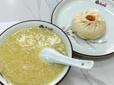 精致的早餐这一摆，美滋滋