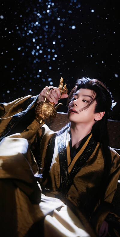 魏哲鸣《凤不栖》萧玦