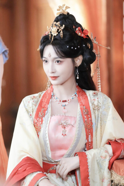 报告摄政王，公主又去选面首了 甜九洛∣容昭