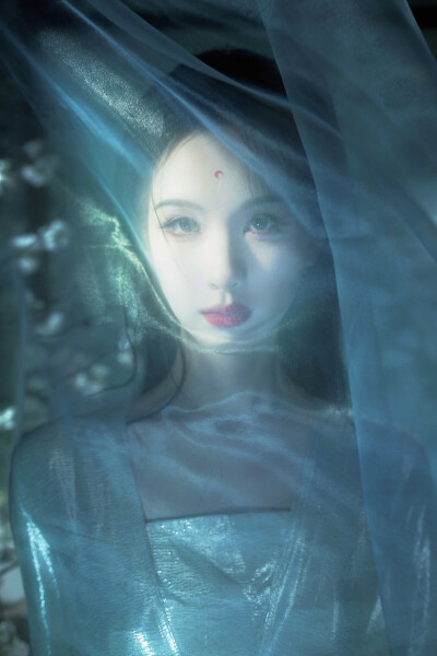 月鳞绮纪 陈都灵∣雾妄言