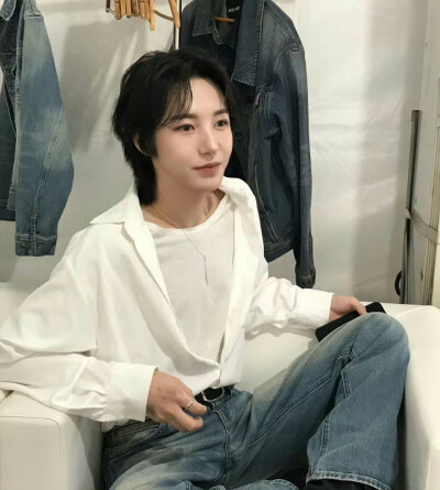 黄仁俊微博更新