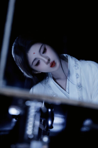 月鳞绮纪 鞠婧祎∣露芜衣