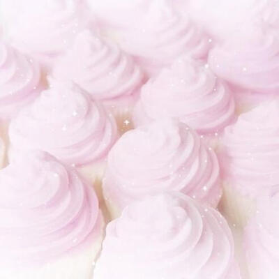 粉色系纸杯蛋糕