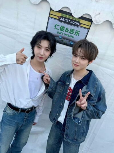 黄仁俊微博更新