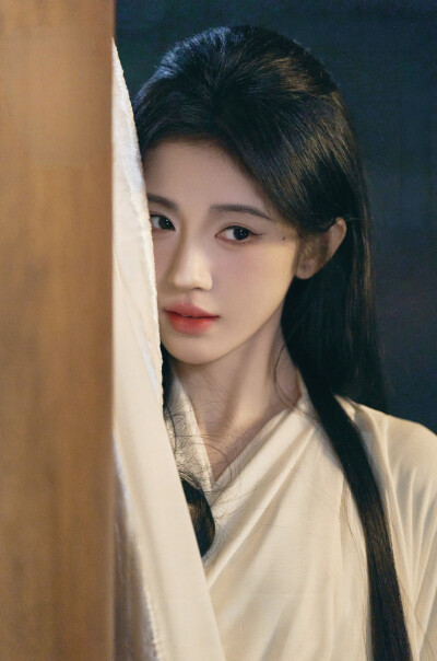 月鳞绮纪 鞠婧祎∣露芜衣