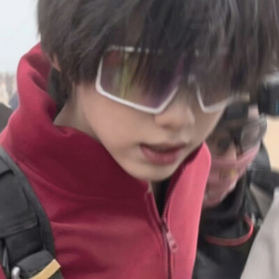 手牵手我们一起走