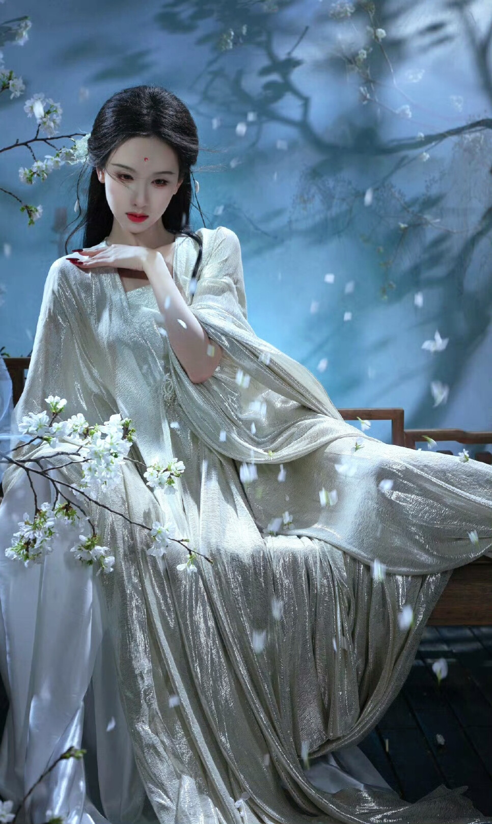 陈都灵