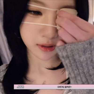 我只是没有办法眼睛不看着她