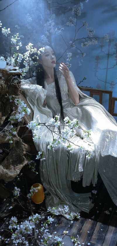 陈都灵《月鳞绮纪》雾妄言