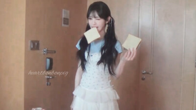 还是配图，每一张我都好喜欢好喜欢好喜欢～