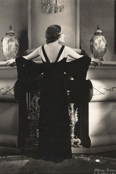 Gloria Swanson 在 Tonight or