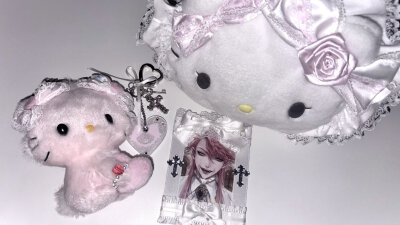 ᔦ ° ꒳ ° ᔨ ̖́-