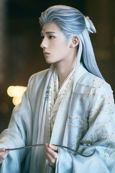 月鳞绮纪 郑佑辰∣华岐