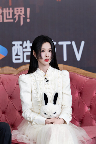 陈都灵