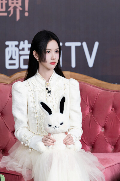 陈都灵