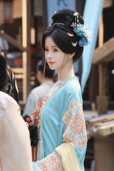 抱新郎 孟娜∣黄柳