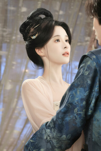 抱新郎 孟娜∣黄柳