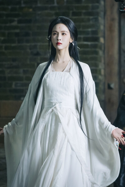 月鳞绮纪 陈都灵∣雾妄言