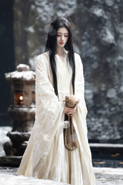 月鳞绮纪 鞠婧祎∣露芜衣