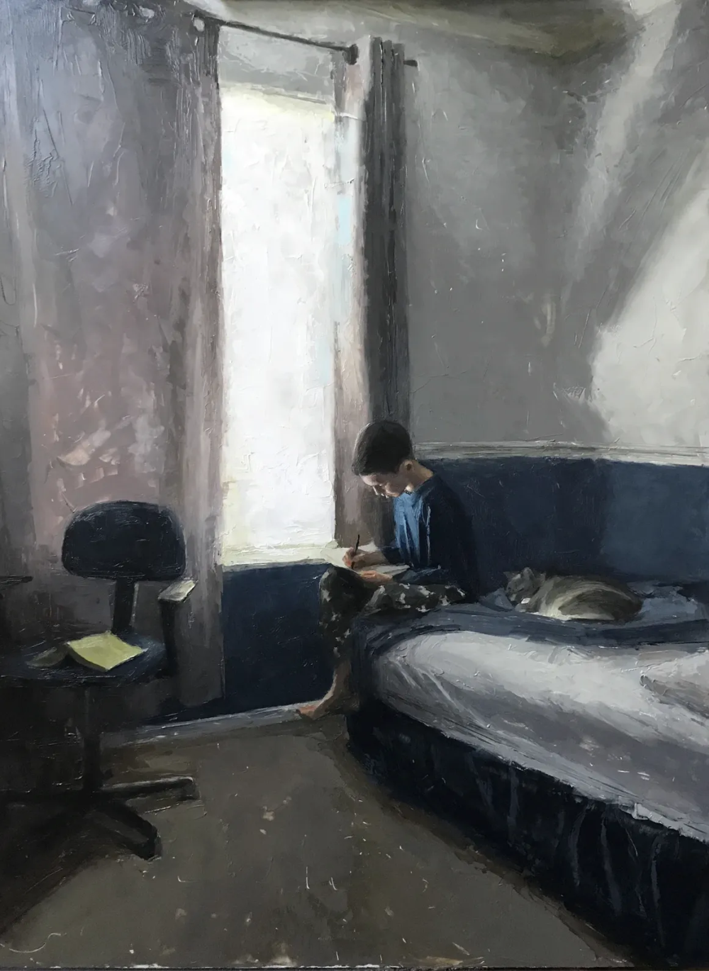 凯西·查尔兹是一位专注于肖像与具象绘画的当代写实主义艺术家。他的艺术之路起步于家乡的西北学院，在导师约翰·贾里佐的启蒙下燃起了对绘画的热情，之后他进入杨百翰大学攻读绘画学士学位，并接受了著名肖像画家威廉·惠特克的学徒训练。在成为全职画家之前，他曾有长达十年的平面设计师经历，这段职业背景或许也为他日后严谨而富有构成感的画面语言奠定了基础。