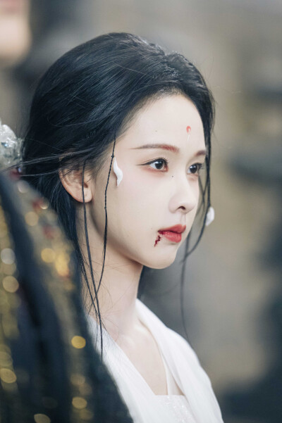 月鳞绮纪 陈都灵∣雾妄言