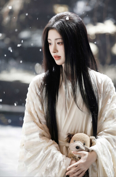 月鳞绮纪 鞠婧祎∣露芜衣