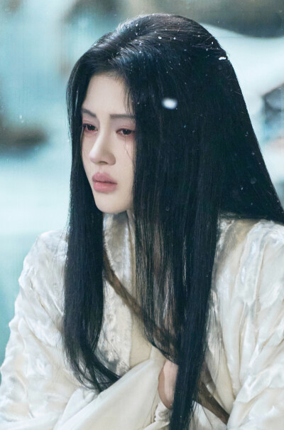 月鳞绮纪 鞠婧祎∣露芜衣