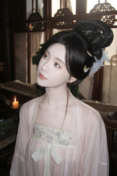 抱新郎 孟娜∣黄柳