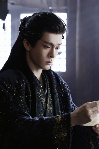 月鳞绮纪 曾舜晞∣武拾光