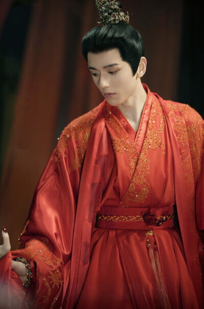 月鳞绮纪 左宸易∣韦卿