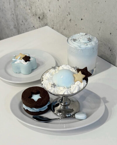 ᔦ ° ꒳ ° ᔨ ̖́-