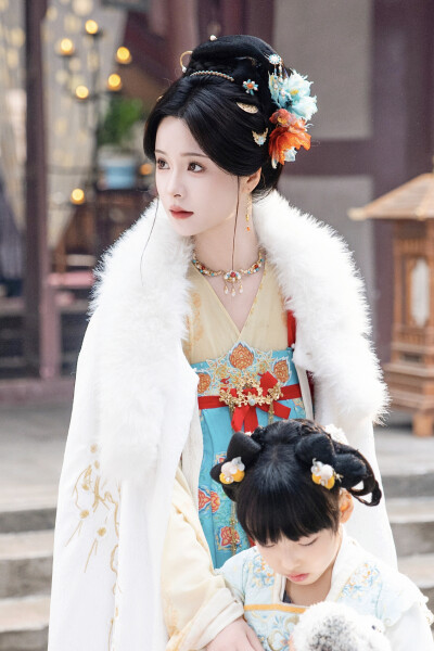 抱新郎 孟娜∣黄柳