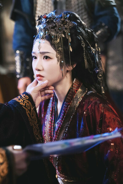 龙榻换人，我和假皇帝共享江山 岳雨婷∣苏鹂