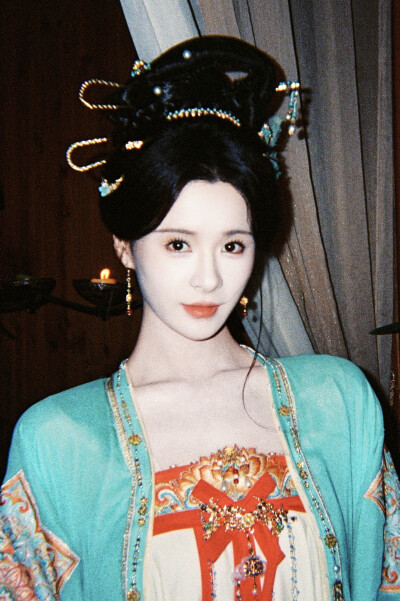 抱新郎 孟娜∣黄柳