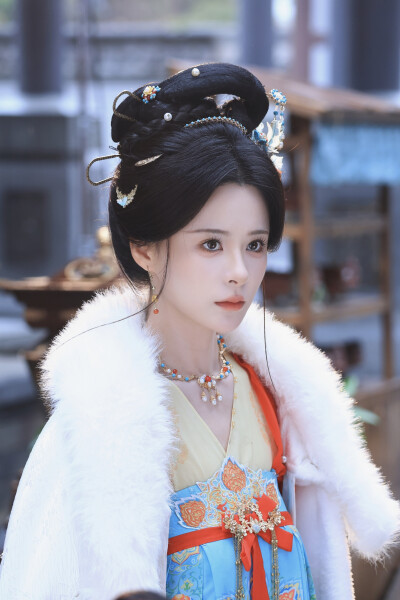 抱新郎 孟娜∣黄柳