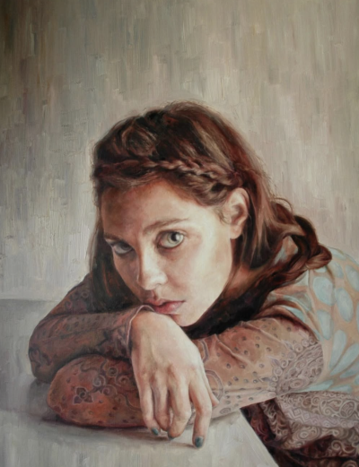 安娜丽莎·阿万奇尼是一位意大利的当代具象画家（1973）。她的作品主要为人物／肖像绘画，以油画材质见长。她以细腻而富有情感的肖像作品闻名，擅长通过光线、表情与色调的微妙变化揭示人物的内心世界。安娜丽莎的绘…