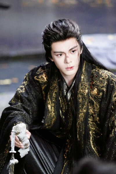 月鳞绮纪 曾舜晞∣武拾光