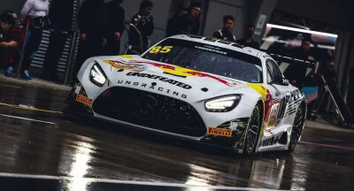 20260417
王一博ins限时动态更新20260416上海国际赛车场试车活动照～