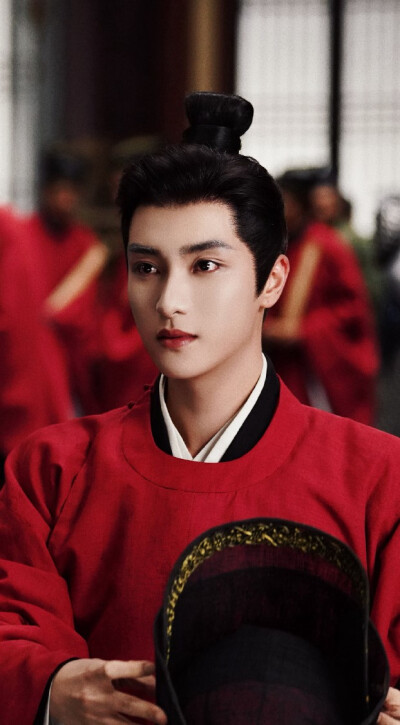 高鹤元《白日提灯》方先野