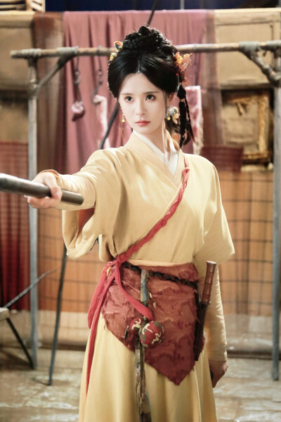 抱新郎 孟娜∣黄柳