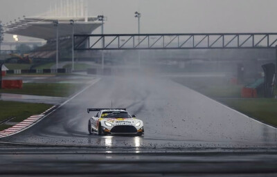 20260417
王一博ins限时动态更新20260416上海国际赛车场试车活动照～