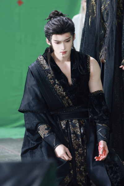 月鳞绮纪 闫桉∣厉劫