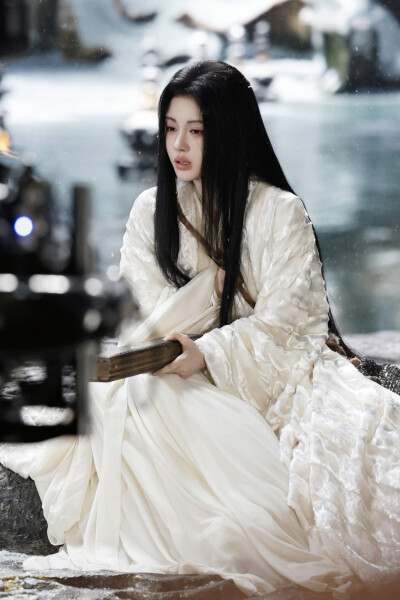 月鳞绮纪 鞠婧祎∣露芜衣