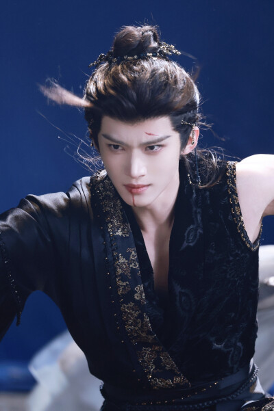 月鳞绮纪 闫桉∣厉劫