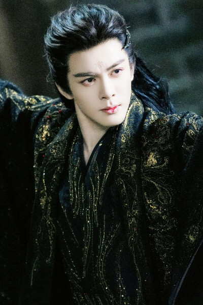 月鳞绮纪 曾舜晞∣武拾光