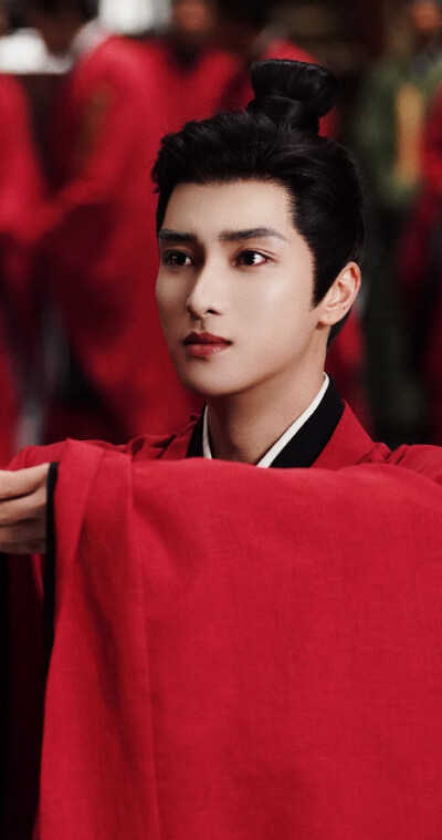 高鹤元《白日提灯》方先野