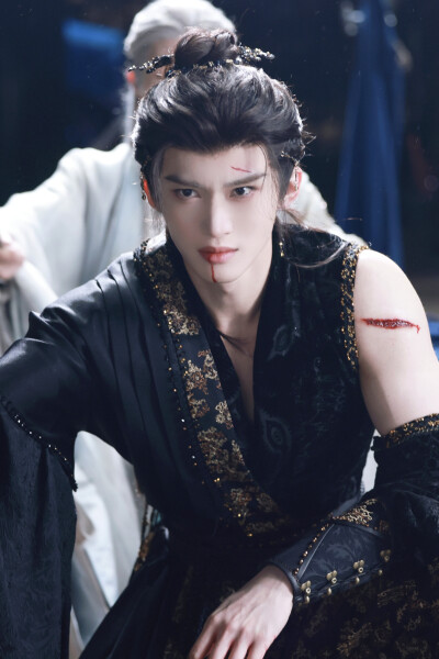 月鳞绮纪 闫桉∣厉劫