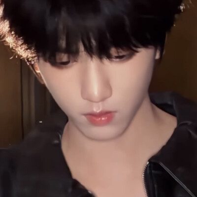 没得事我们切芳草地打篮球