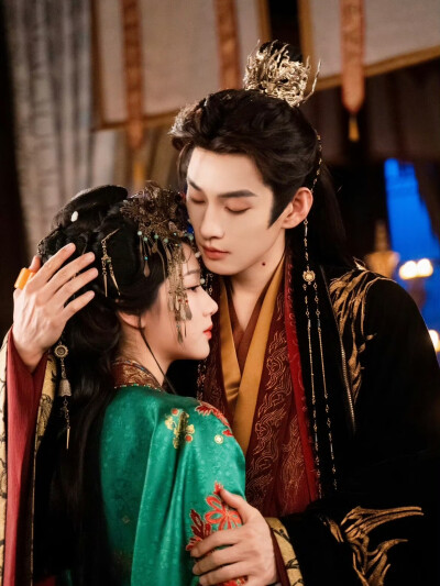 龙榻换人 我和假皇帝共享江山 岳雨婷